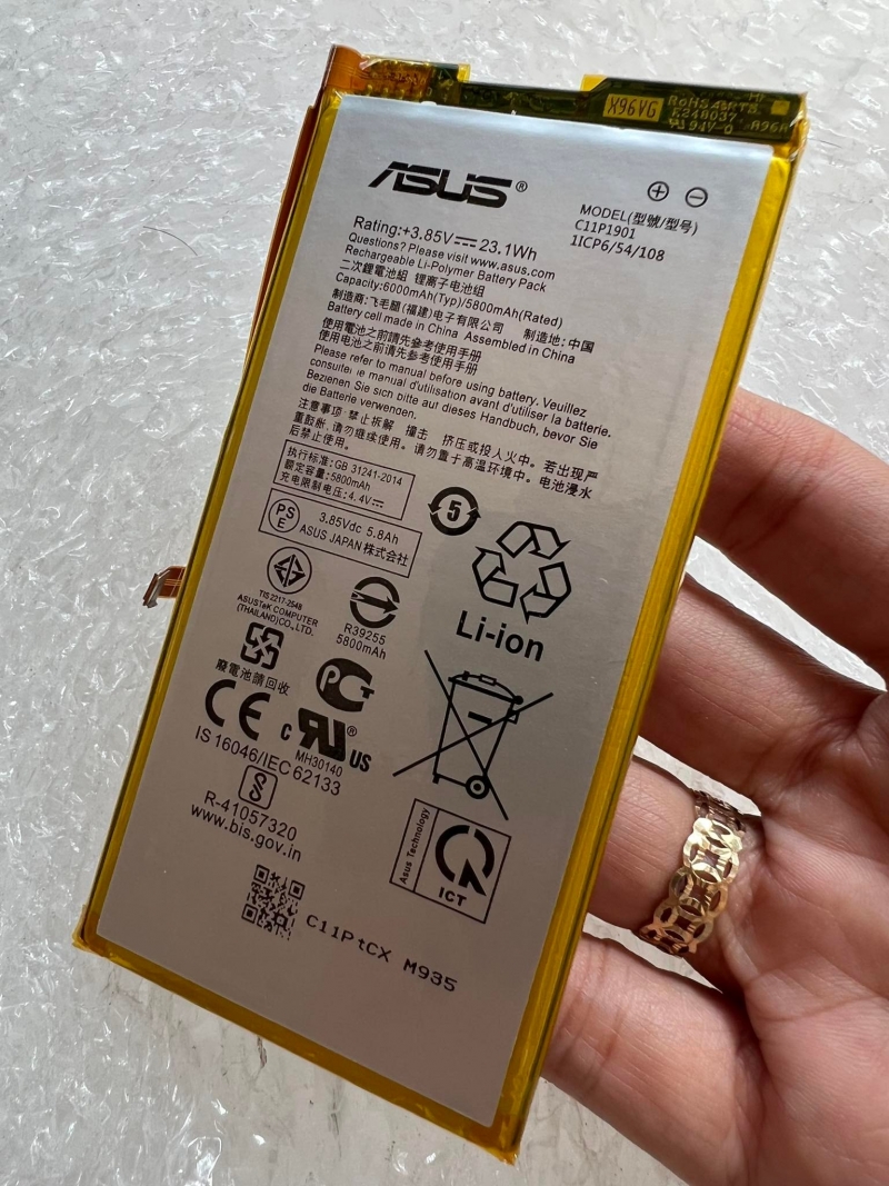 Pin Asus Rog Phone 2 ZS660KL Mã C11P1901 Zin New Chất Lượng Thay Lấy Liền không thể thiếu cho chiếc điện thoại của bạn được sản xuất theo chuẩn Li-ion với dung lượng 6000mah pin chuẩn, bền giá tốt